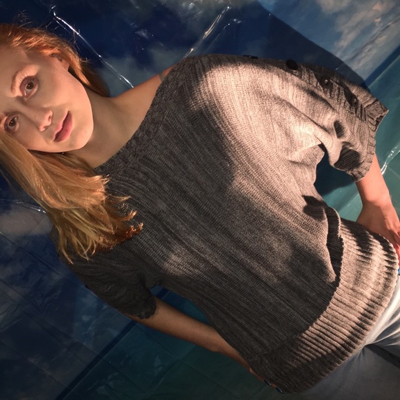 Maunces Large Sweater - Picture 1 of 4